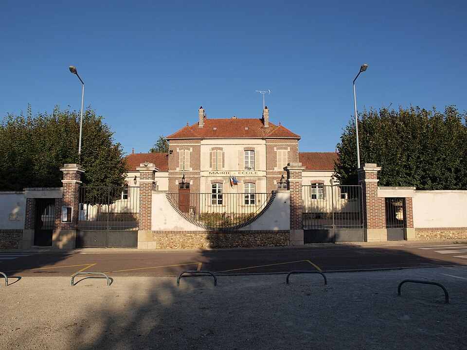 Béon.Yonne — mairie.école — 06