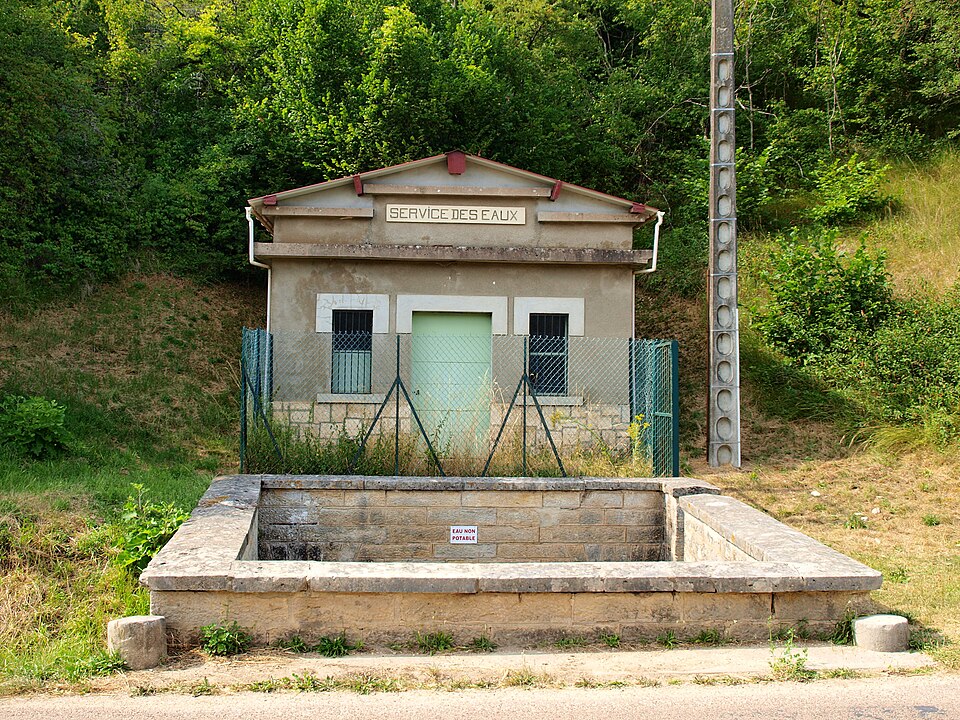 Charentenay — FR — 89 — service des eaux — 1