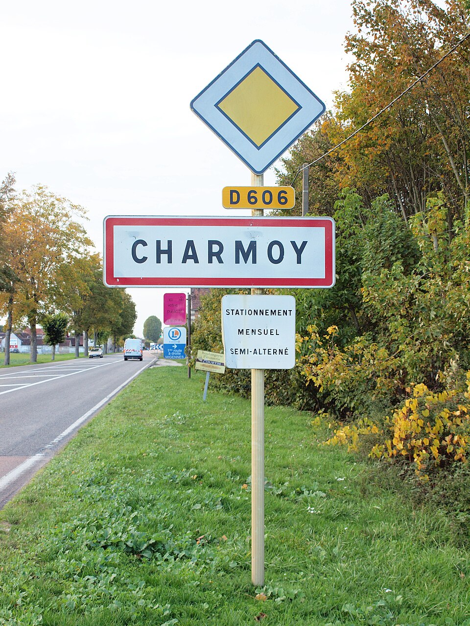 Charmoy — FR — 89 — panneau d'agglomération — 1
