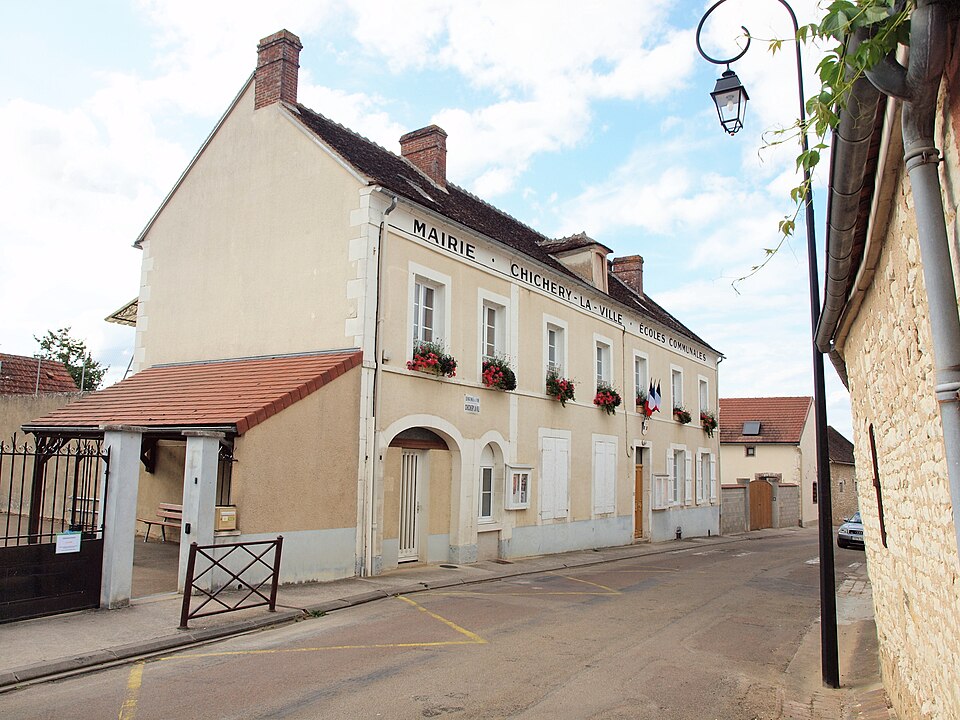 Chichery la Ville — FR — 89 — mairie — 02