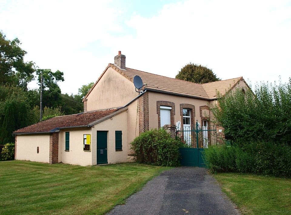 Courtoin — FR — 89 — mairie — 03