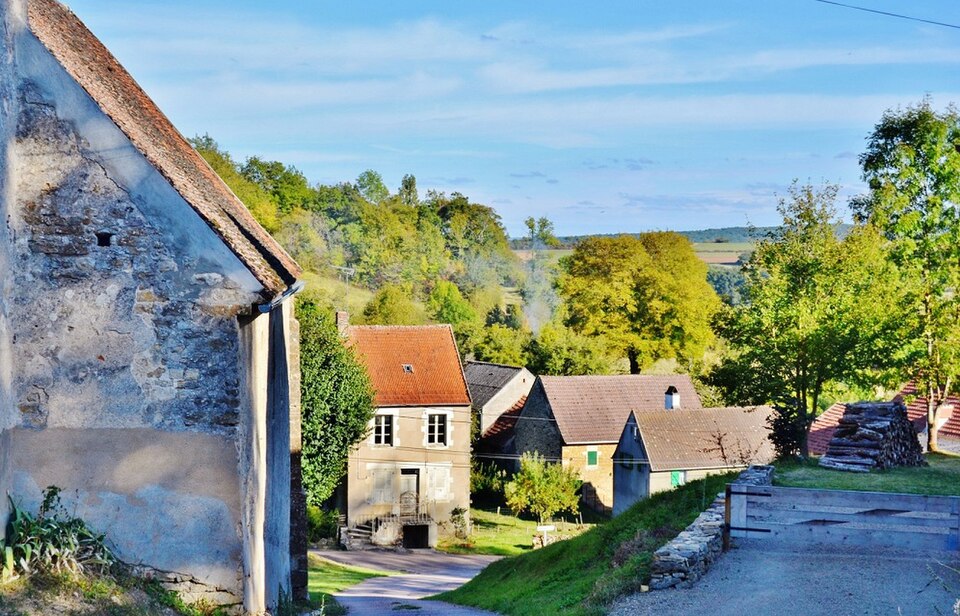 007 Fontenay — près — Vezelay ( 89450 )