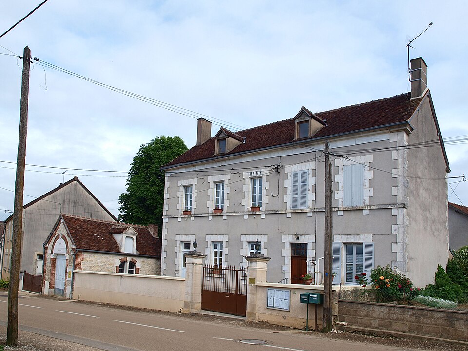 Fouronnes — FR — 89 — mairie — 02