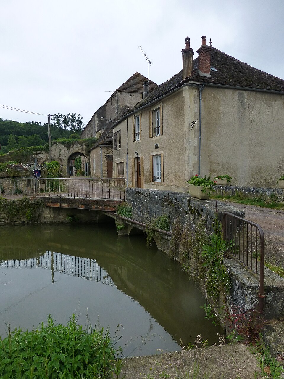 L'Isle — sur — Serein (5)