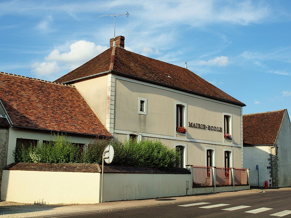 Malay — le — Petit — FR — 89 — mairie — 2