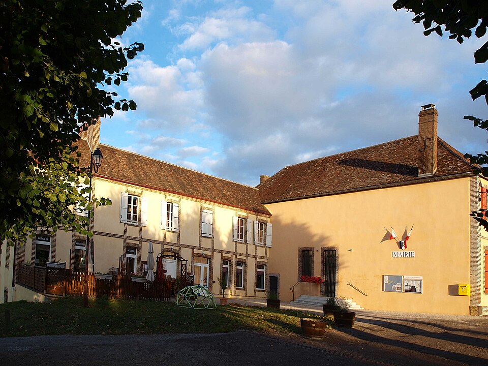 Merry.Vallée — mairie — restaurant — 08
