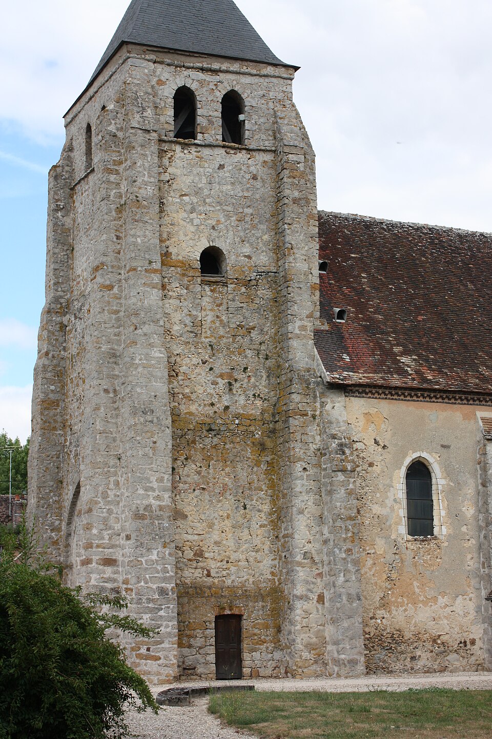 Église Saint — Pierre — ès — Liens de Molinons (1)