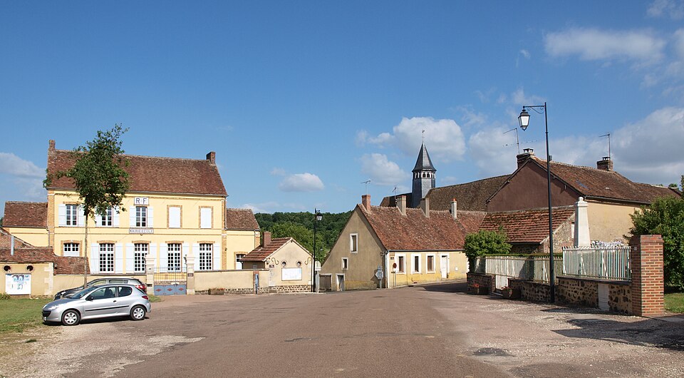Moutiers — en — Puisaye — FR — 89 — village — 23