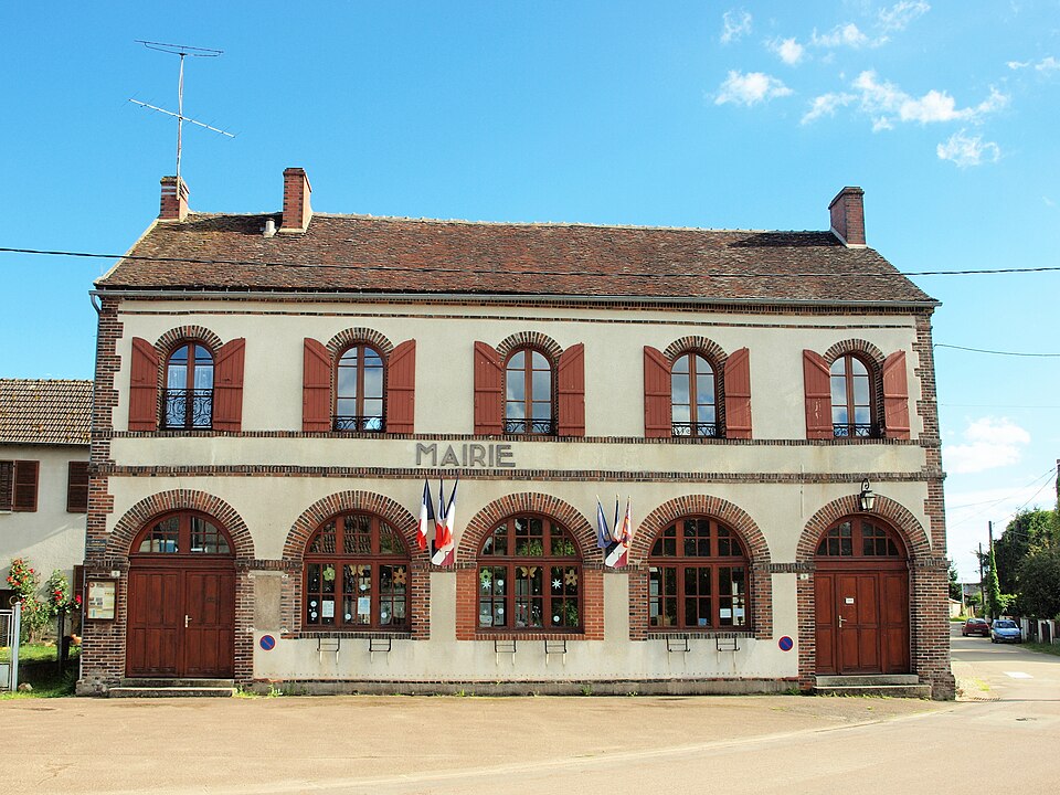 Les Ormes — FR — 89 — mairie — c3