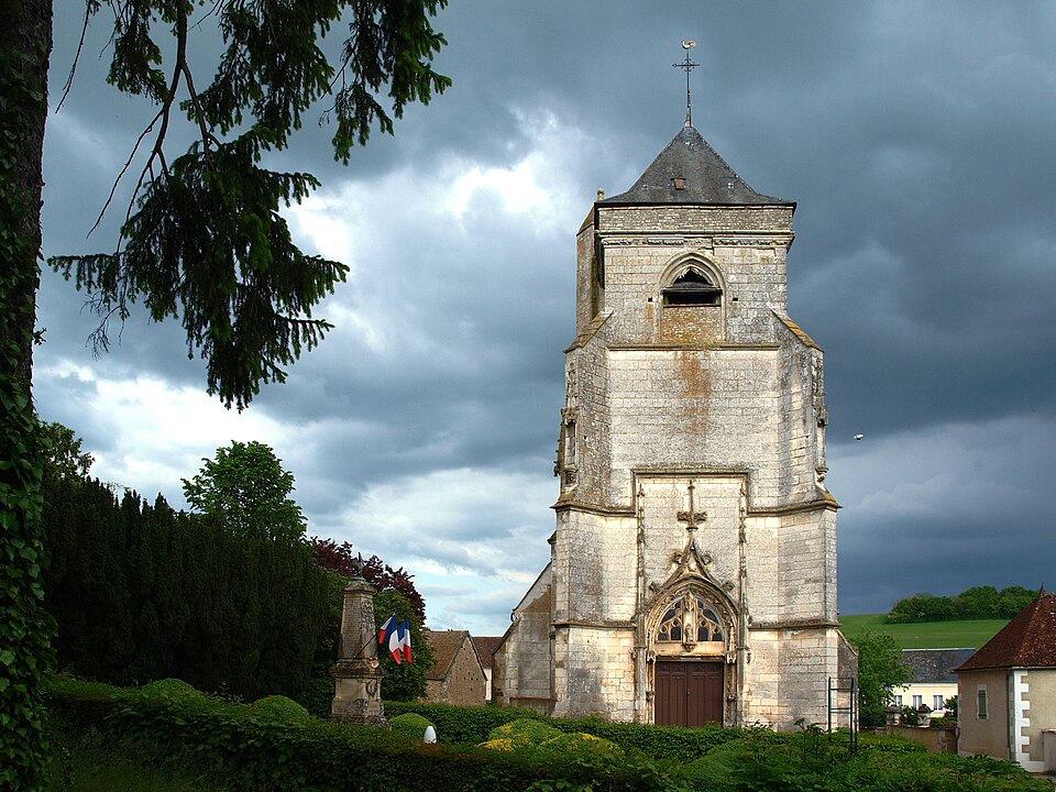 Ouanne — 89 — bourg — église — 09