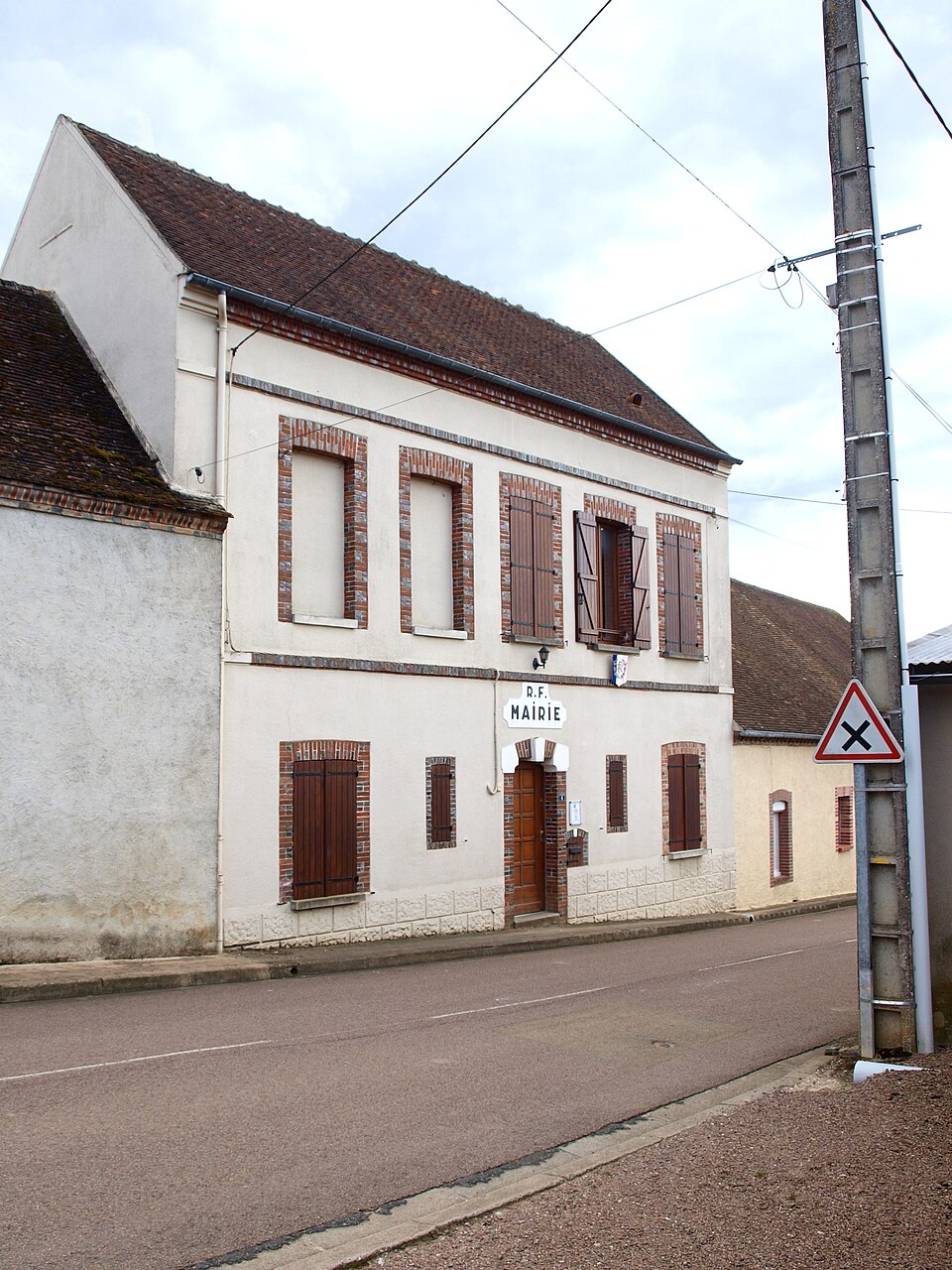 Pailly — FR — 89 — mairie — 17