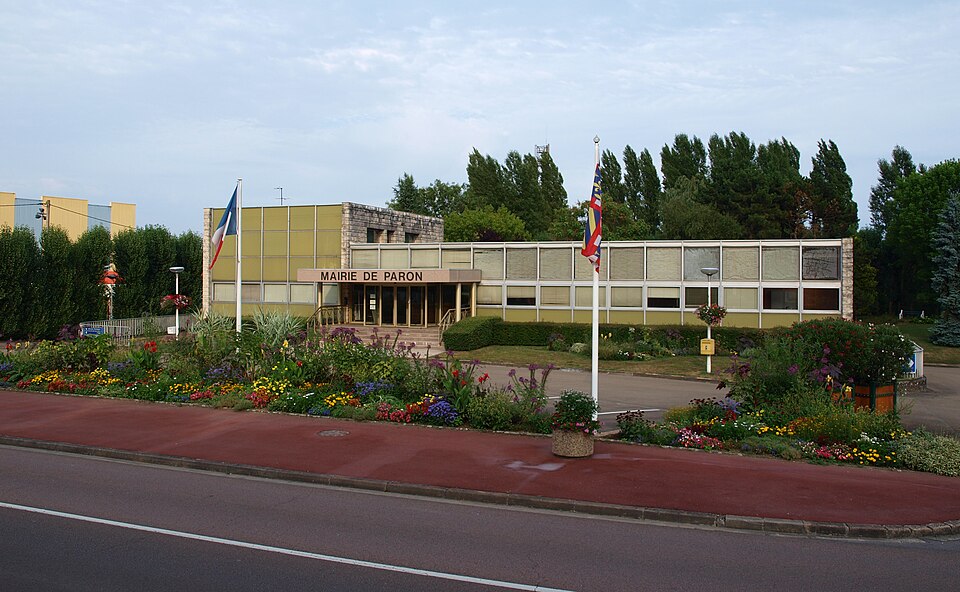 Paron — FR — 89 — mairie — 01