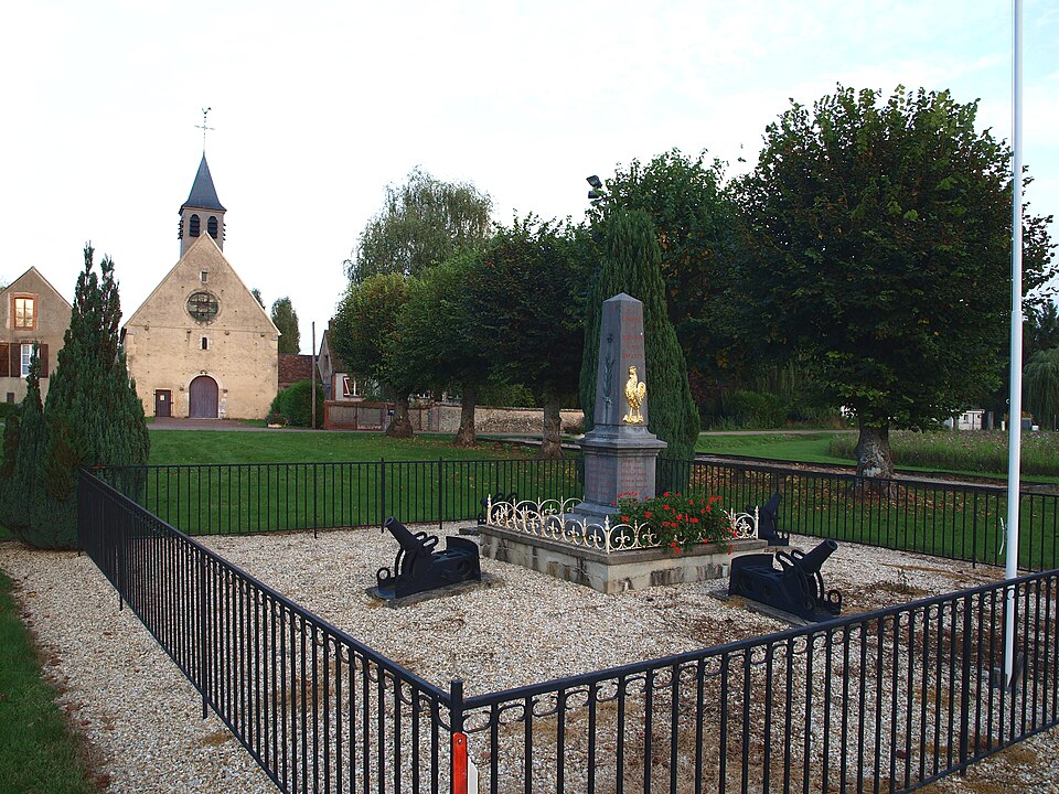 Rousson — FR — 89 — monument aux morts & église