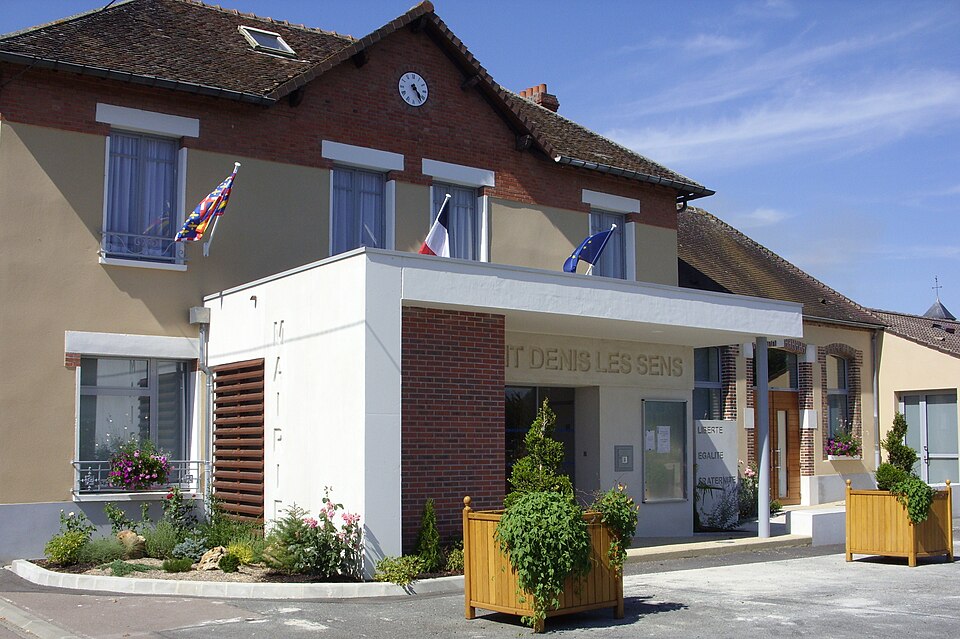 Mairie de Saint — Denis — lès — Sens
