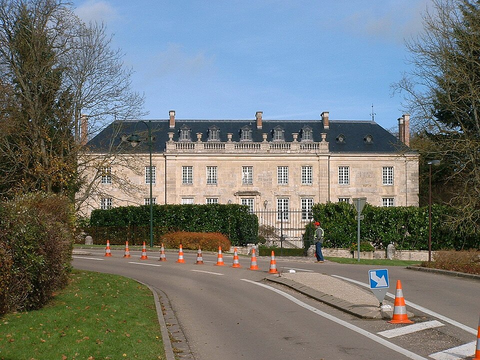 Château de Sauvigny — le — Bois