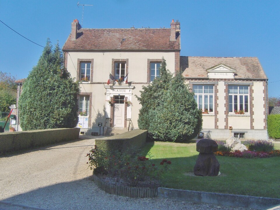 Savigny — sur — Clairis — mairie
