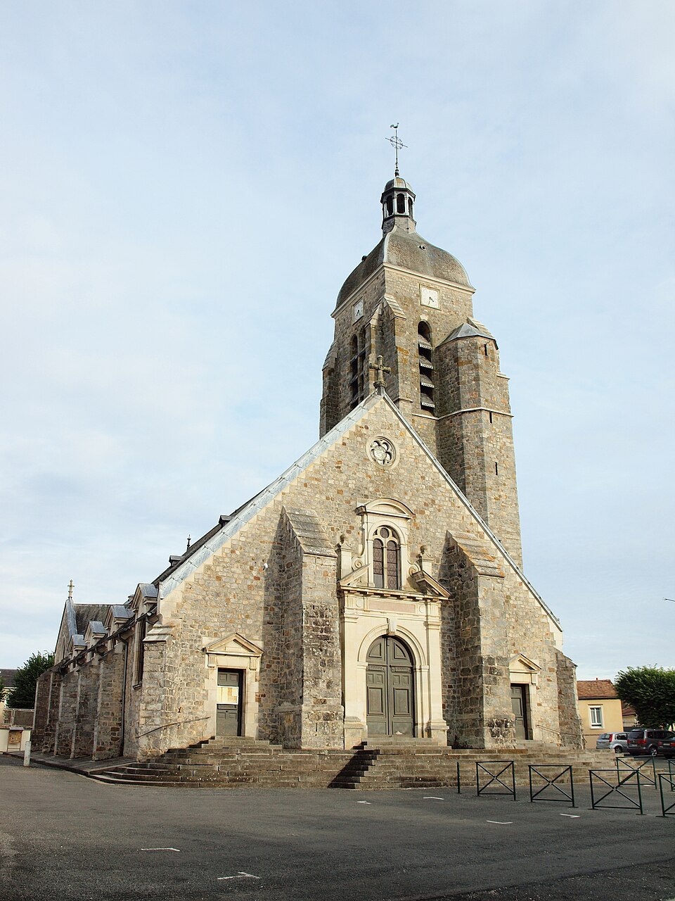 Villeblevin — FR — 89 — église — 10