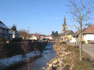 Anjoutey — 90 — eglise et riviere