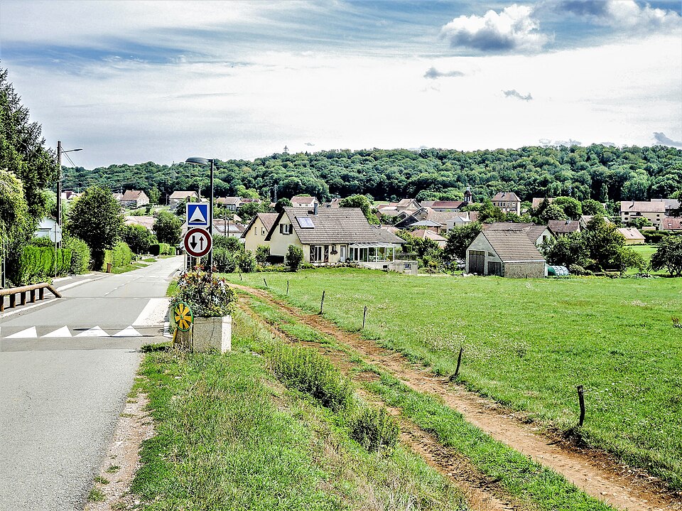 Banvillars, vu de la route d'Argiésans