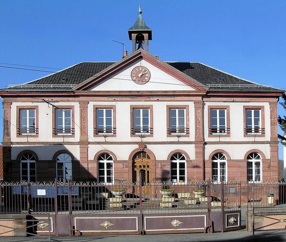 Roppe, Mairie — école