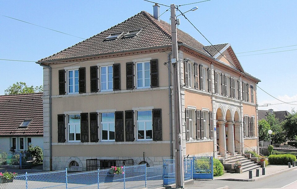 Suarce, Mairie — école