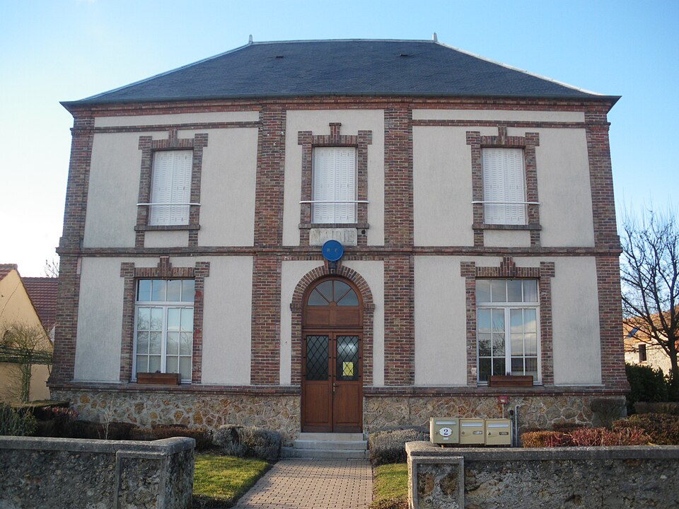 Mairie de Boullay — les — Troux — 200902