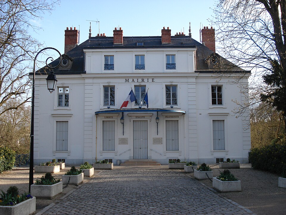 Maire de Boussy — Saint — Antoine — façade