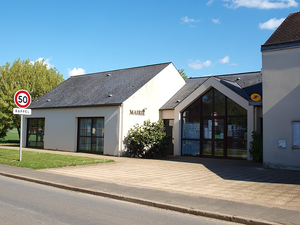 Bouville — FR — 91 — mairie — 04