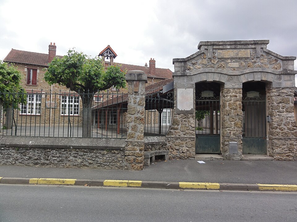 Cheptainville (Essonne) Écoles, entrée
