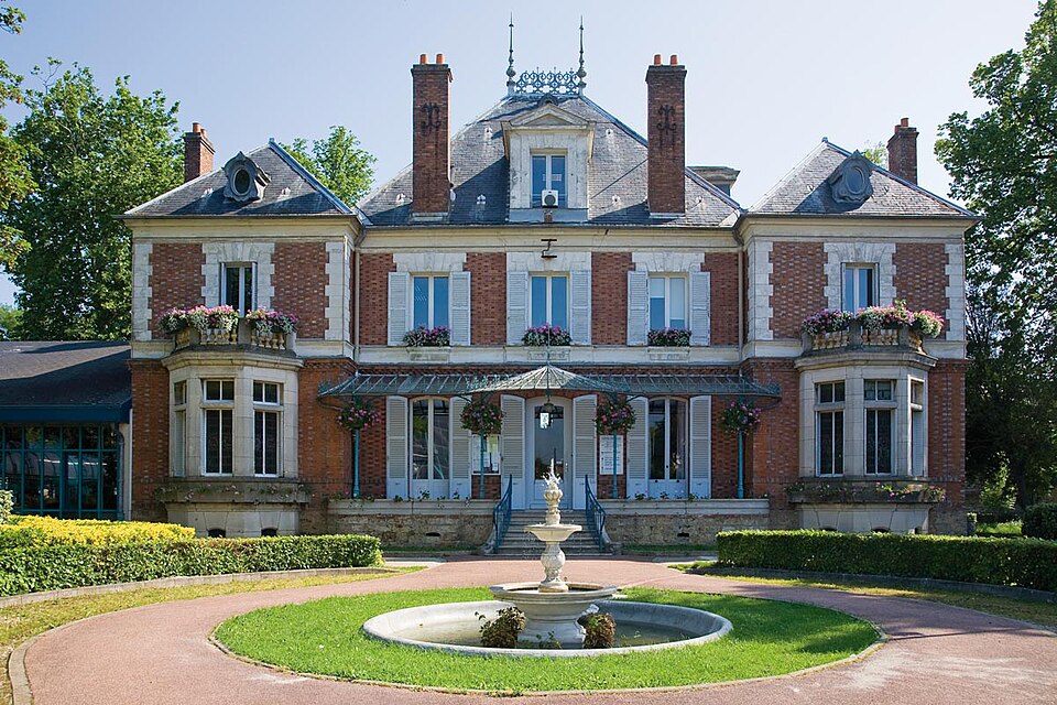 Quincy sous Senart hotel de ville