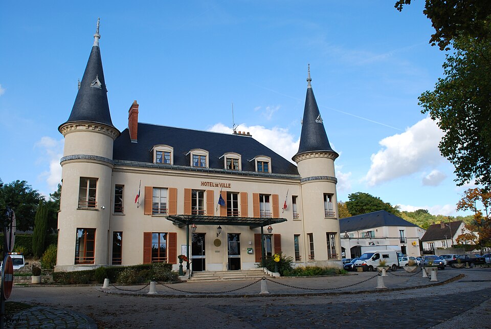 Hôtel de Ville, Saint — Chéron
