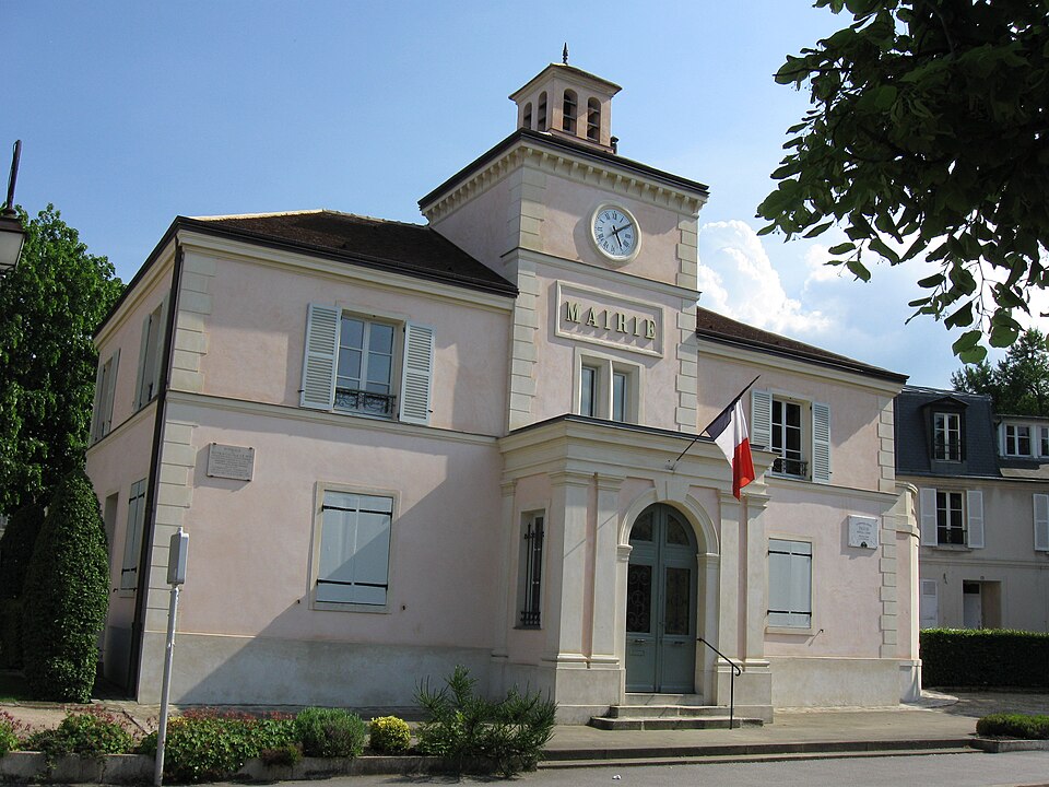 Marnes — la — Coquette mairie