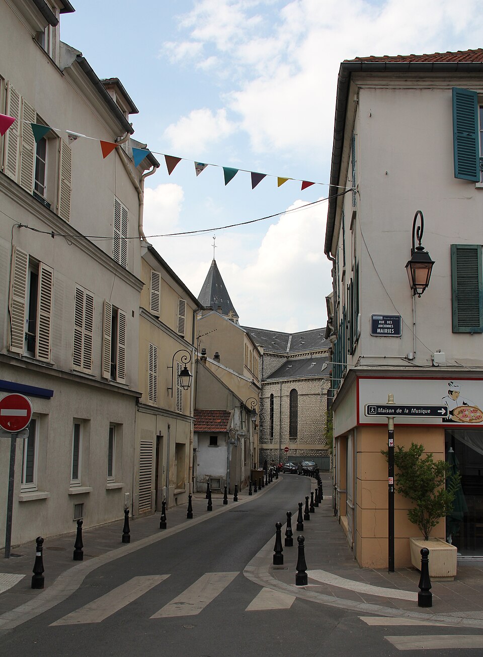 Nanterre — Rue de l'Église