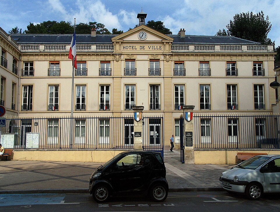 Sèvres — Town hall — 2