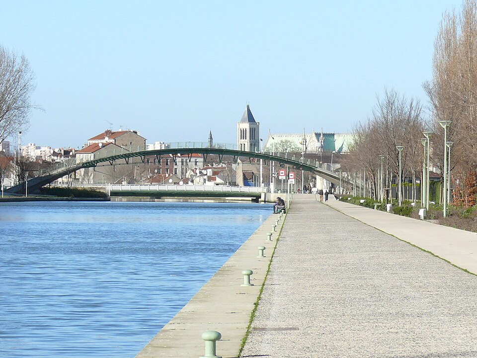 SAINT — DENIS — Canal St Denis, Pont Tournant & Basilique