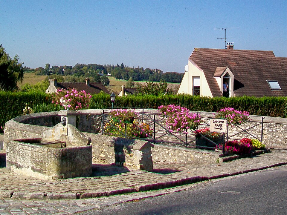 Béthemont — la — Forêt (95), fontaine — abreuvoir et lave — sabots, rue de la Vieille France