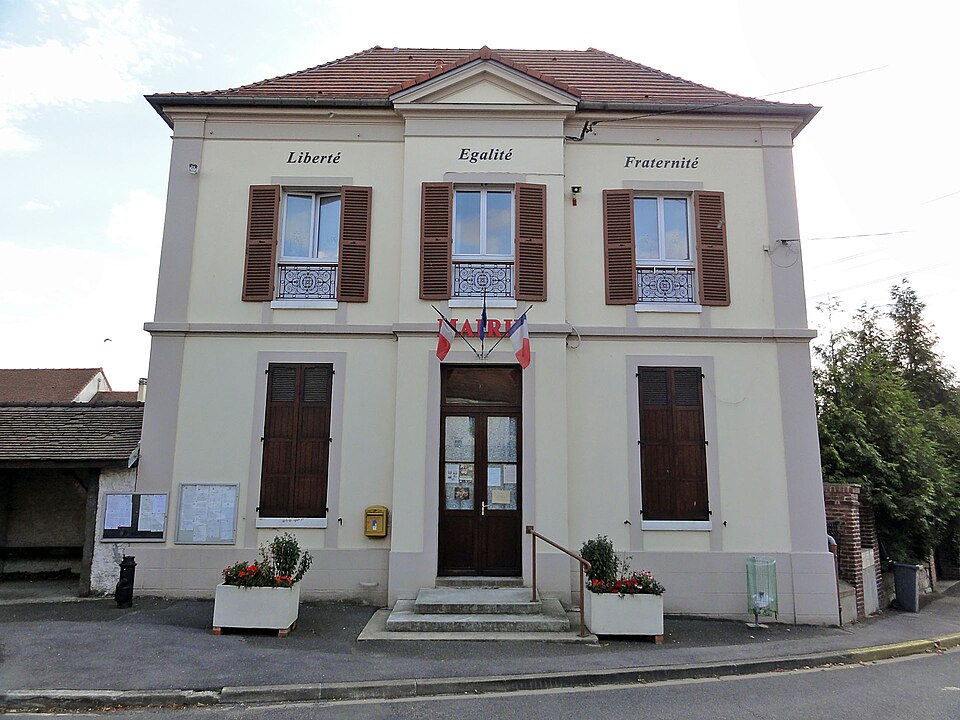 Bouqueval — Mairie 01