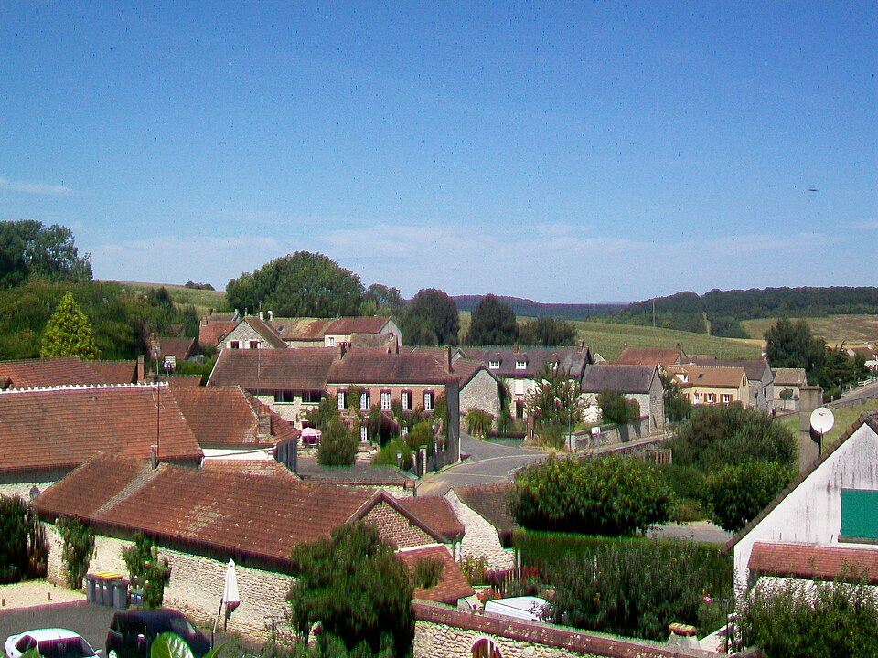 Buhy (95), vue sur l'ouest du village depuis la rue du Trésor