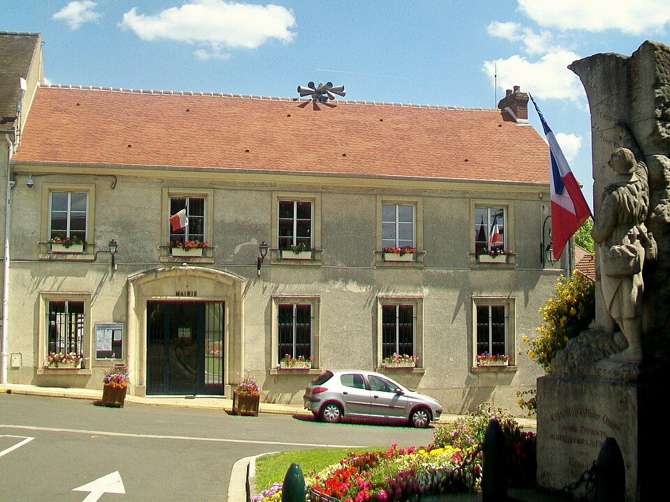 Champagne — sur — Oise (95), mairie, pl. du général de Gaulle