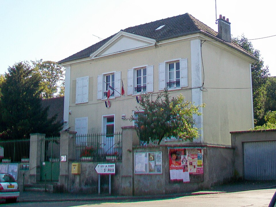 Chauvry (95), mairie, Grande rue