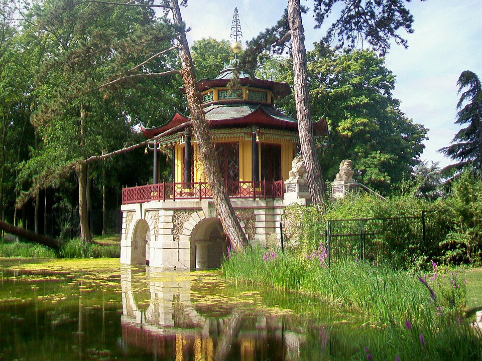 L'Isle — Adam (95), pavillon chinois de Cassan