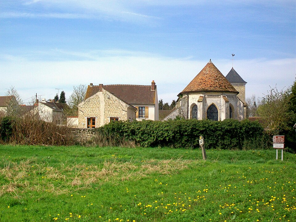 Lassy (95), ancienne école et église