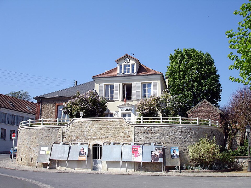 Mareil — en — France — Mairie