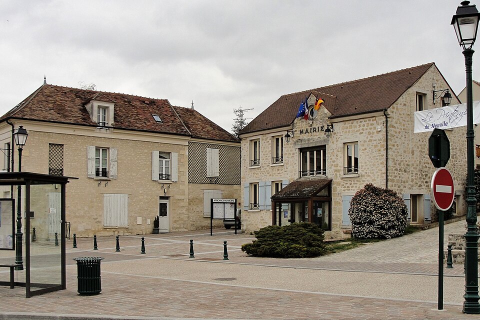 La mairie de Neuville sur Oise (95)