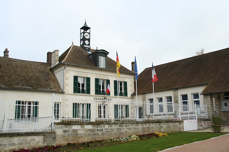 Nucourt — Mairie01