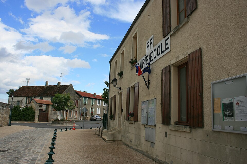 Puiseux — Pontoise Mairie 021