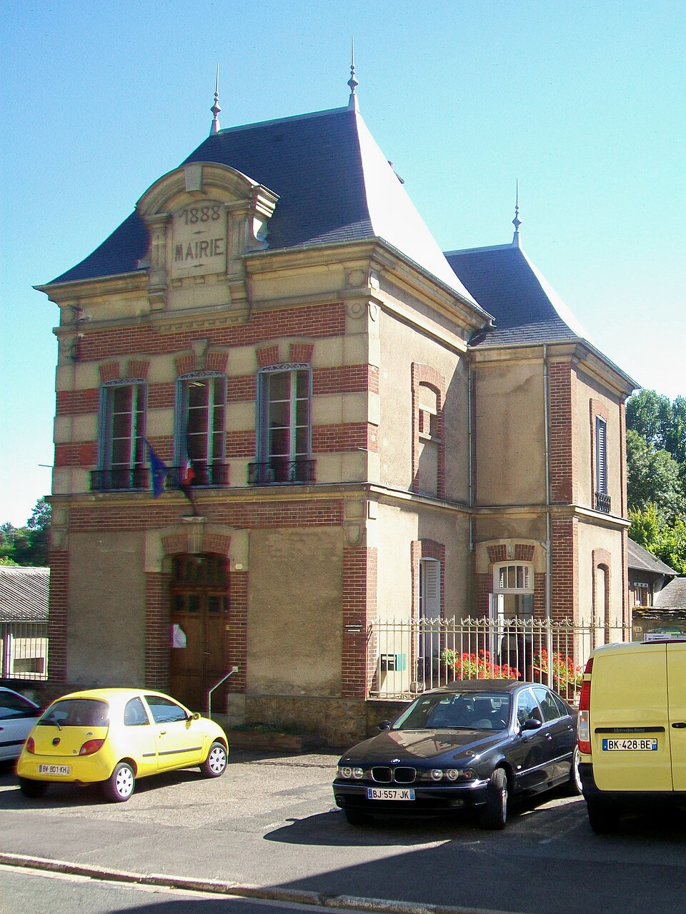 Saint — Gervais (95), mairie, rue Robert — Guésnier