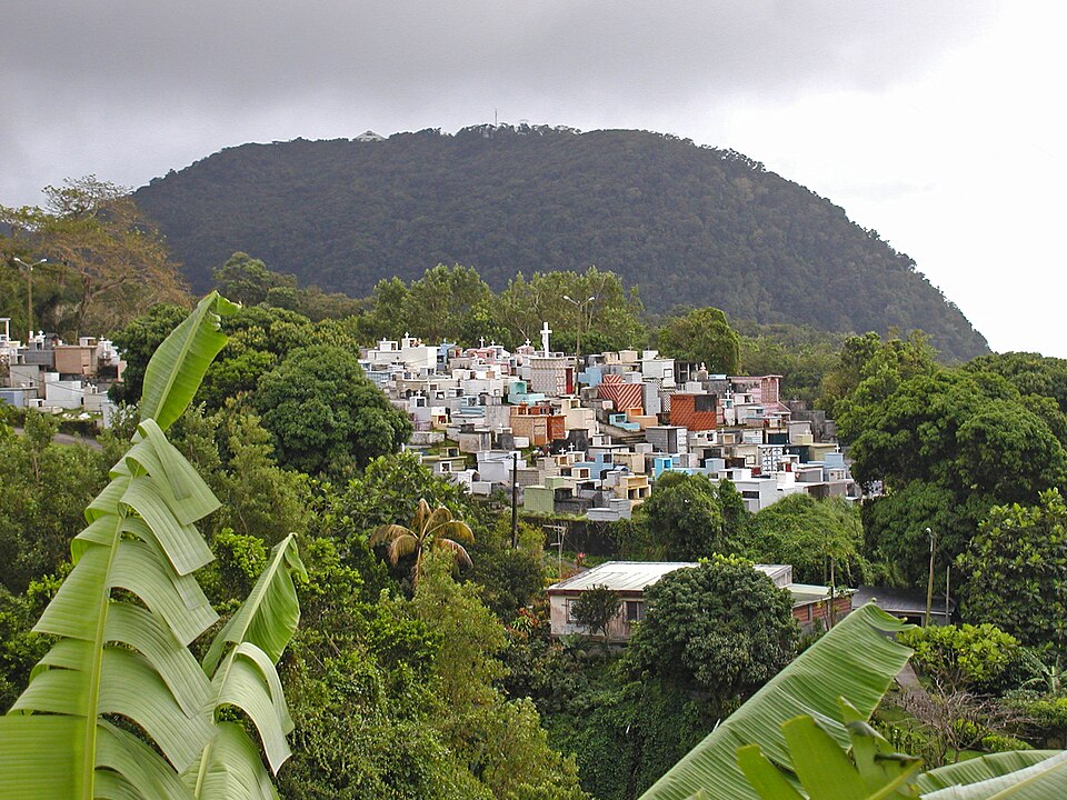 Guadeloupe (Le cimetière de Gourbeyre)