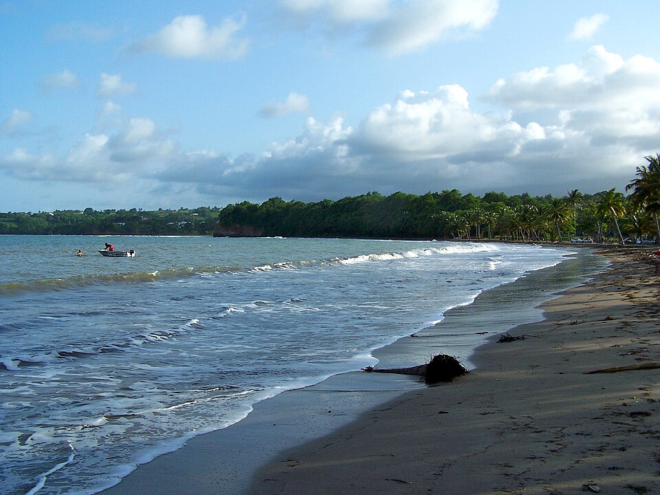 Plage Sainte — Claire à Goyave