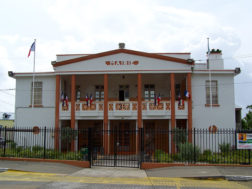 Mairie de Petit — Bourg